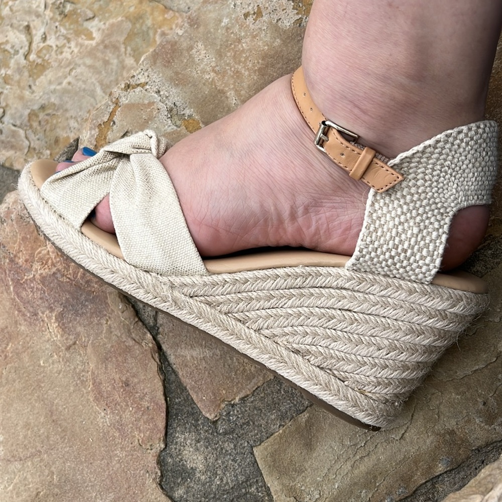 Nine West Wedge Sandals. #10 - Picture 7 of 15